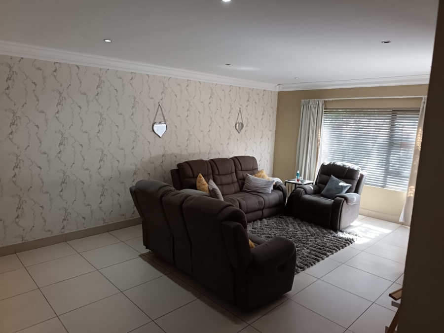 3 Bedroom Property for Sale in Heuwelsig Free State
